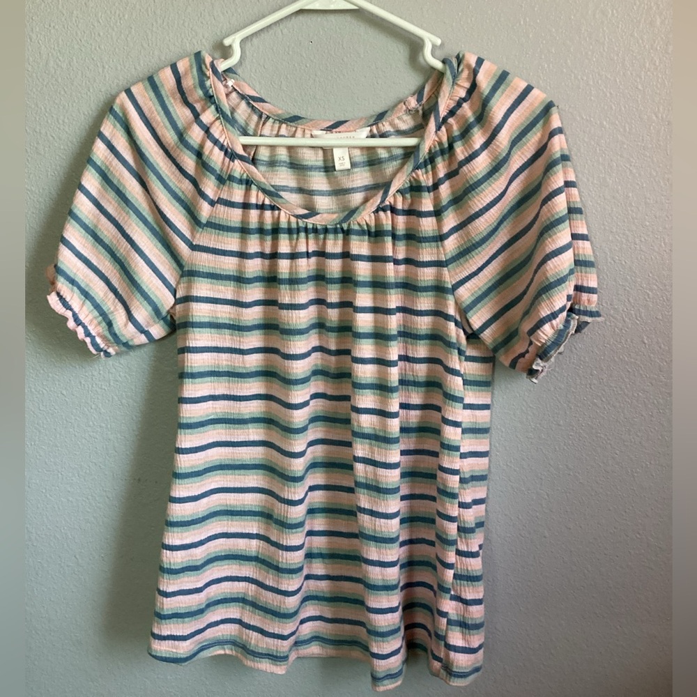 Cute bubble sleeve top